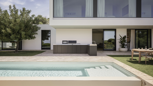 Miele erschließt Outdoor-Segment mit modularer Küche 'Dreams' - Mit Outdoor Cooking stellt Miele ein modulares Outdoor-Küchensystem vor, dessen Module und Zubehör sich je nach Raum, Bedarf und Lebensstil flexibel kombinieren lassen - Quelle: Miele